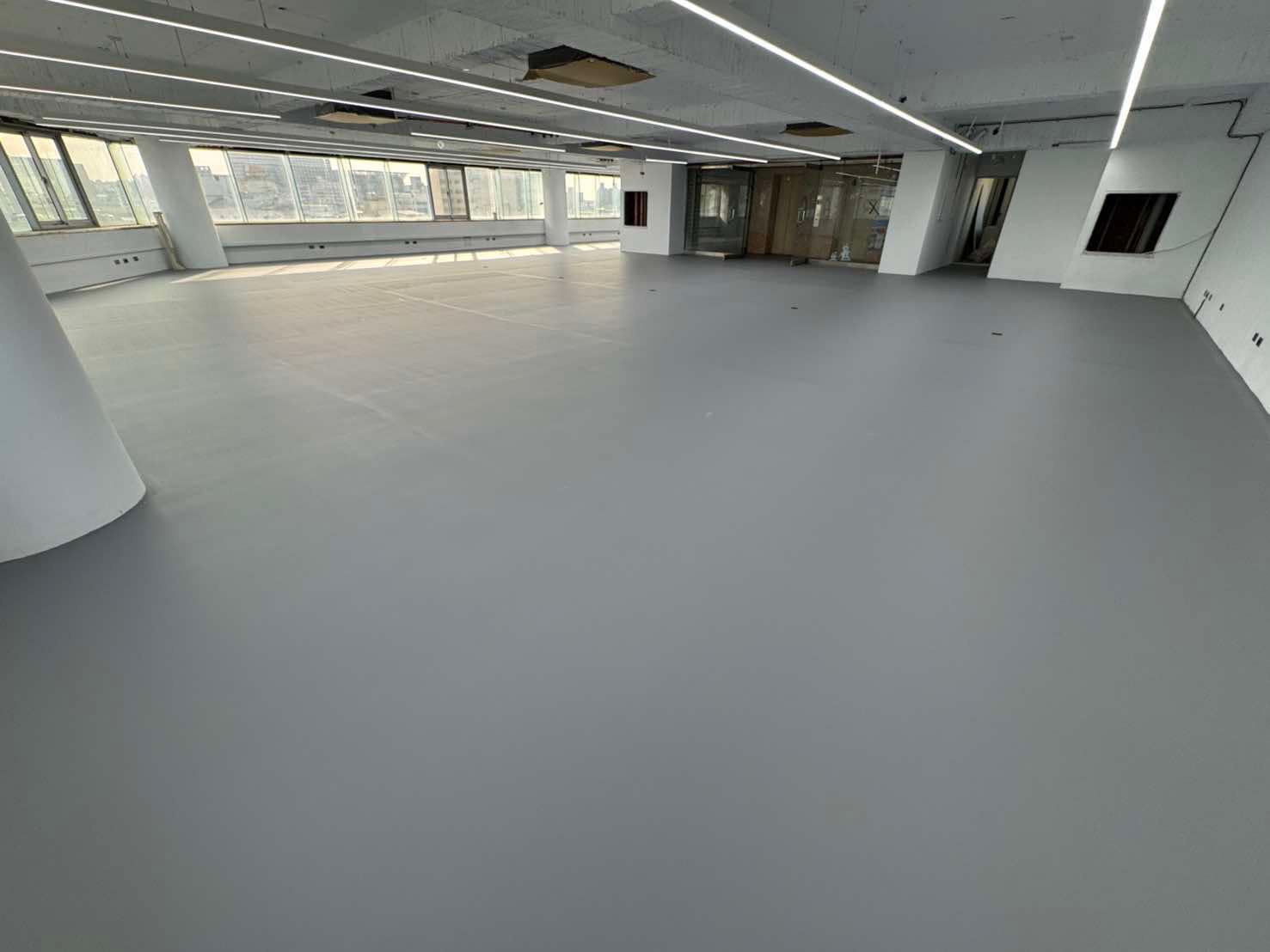 台南服飾店 FRP-EPOXY 消光地坪數量380m2 