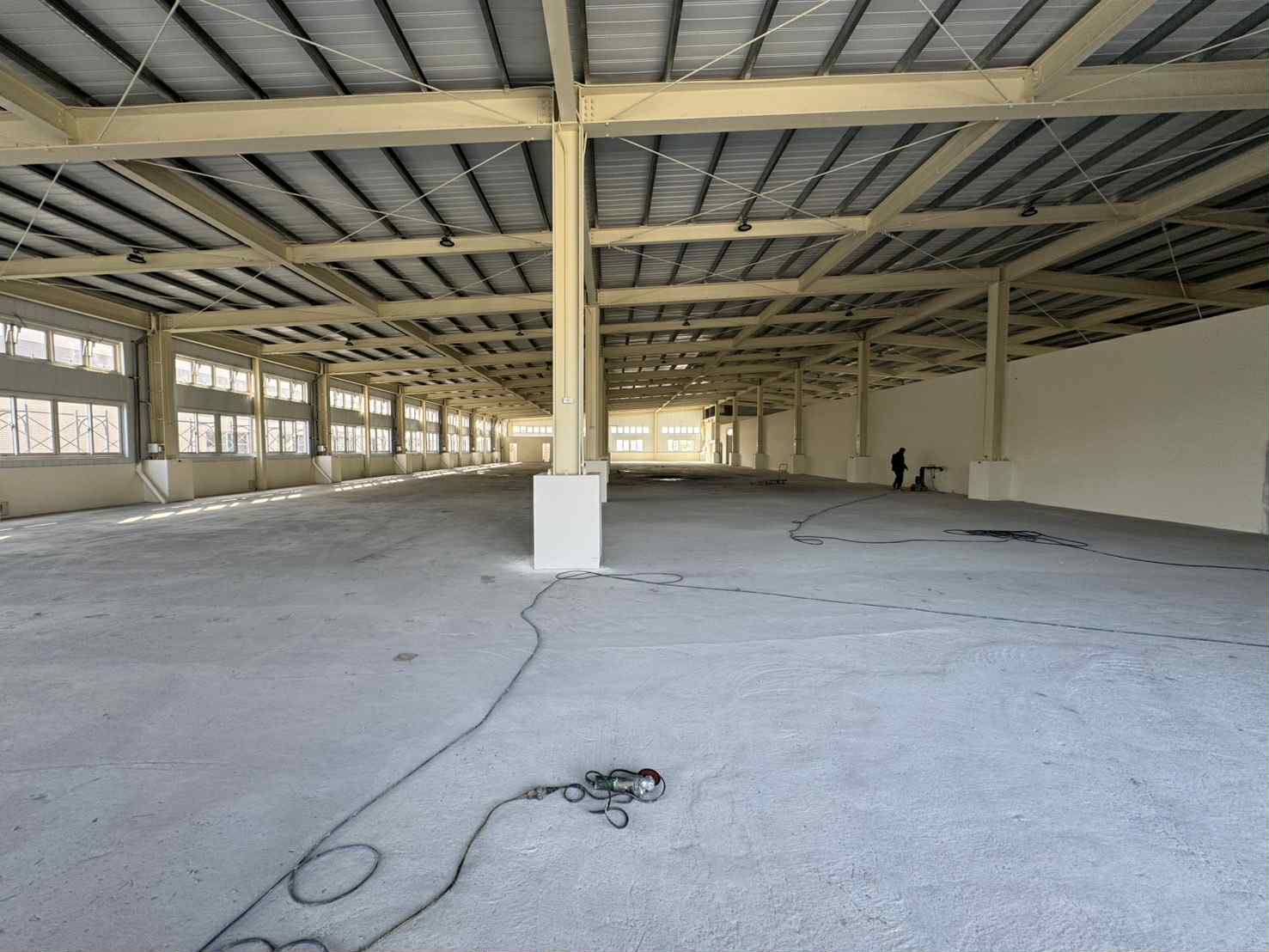 台南華松包裝 流展型EPOXY地坪 3000M2