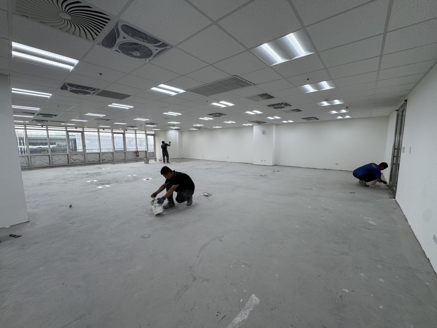 台南AI大樓導電地坪100v測試2.5x10的4-7次方 EPOXY導電地坪